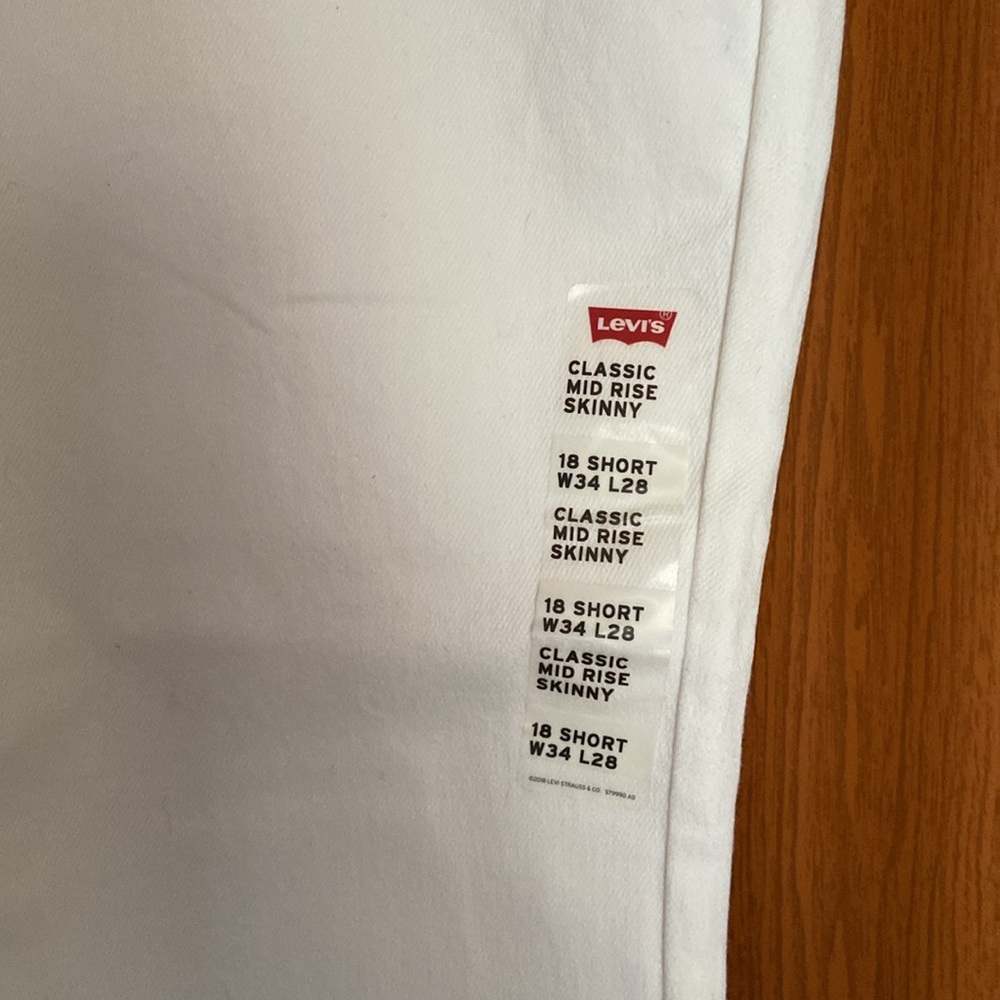 Levi's White Classic Mid-Rise Skinny Jeans Timeless Style Size 18 - Picture 3 of 13